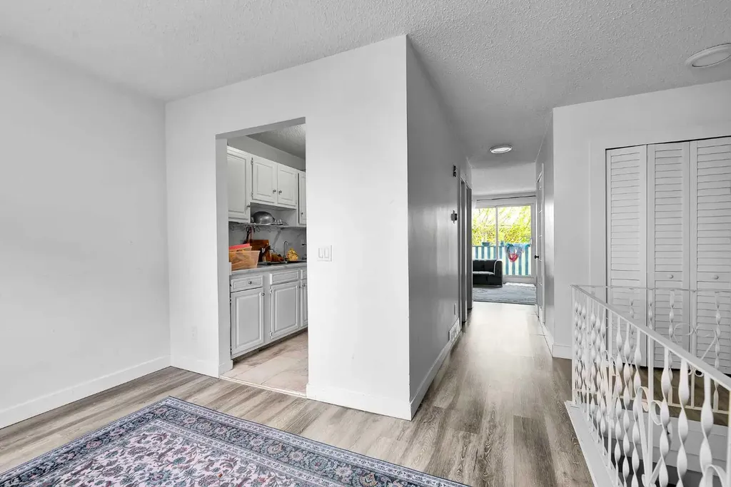 4543 7 Avenue SE Calgary AB T2A5E4