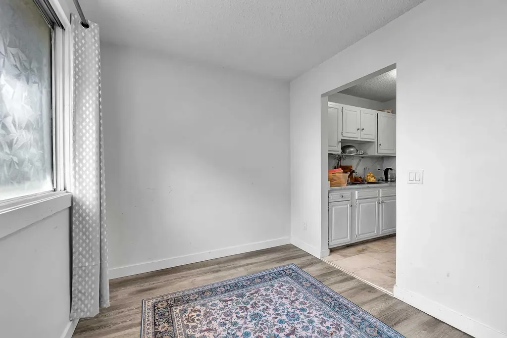 4543 7 Avenue SE Calgary AB T2A5E4