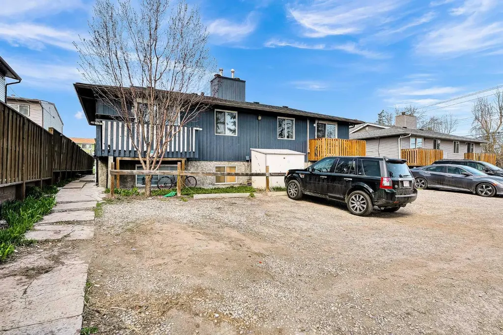4543 7 Avenue SE Calgary AB T2A5E4