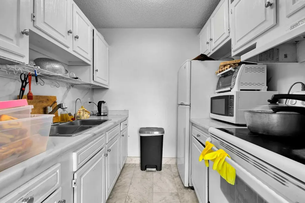4543 7 Avenue SE Calgary AB T2A5E4