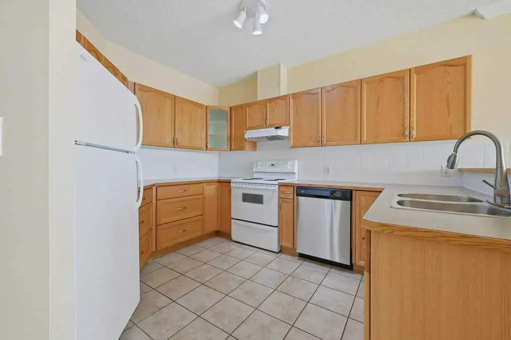 78 Prestwick Gardens SE Calgary AB T2V 3V2