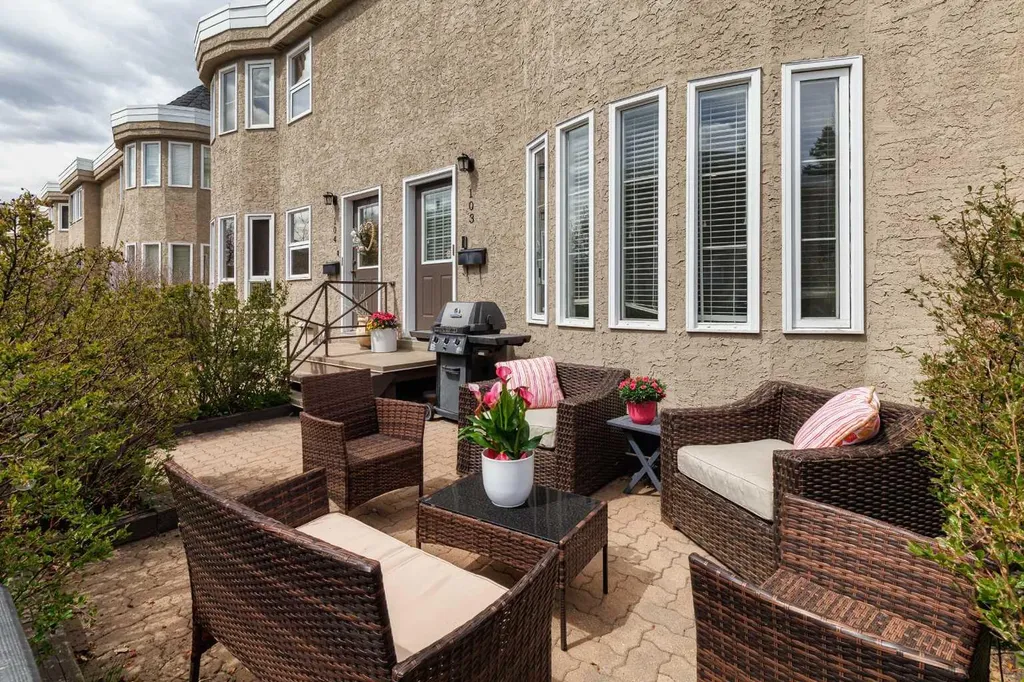 1124 14 Avenue SW Calgary AB t2r 0P2
