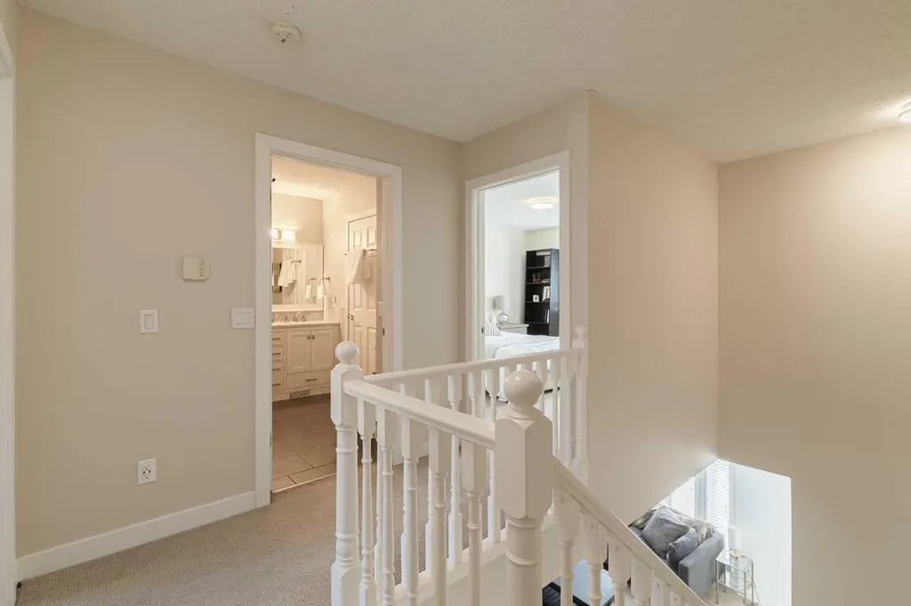 1124 14 Avenue SW Calgary AB t2r 0P2