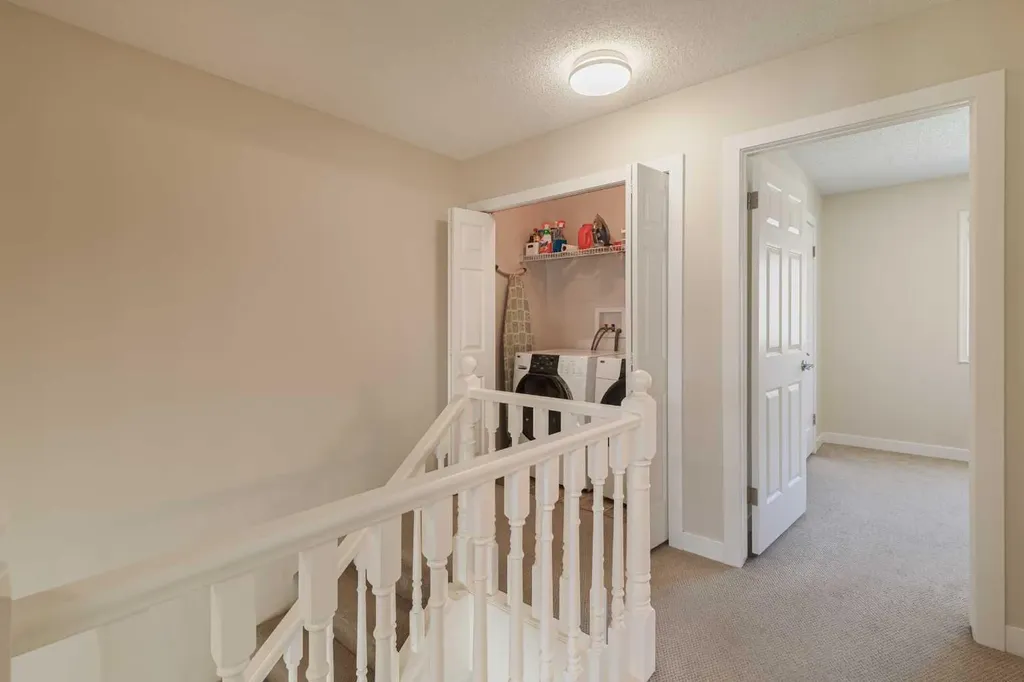 1124 14 Avenue SW Calgary AB t2r 0P2