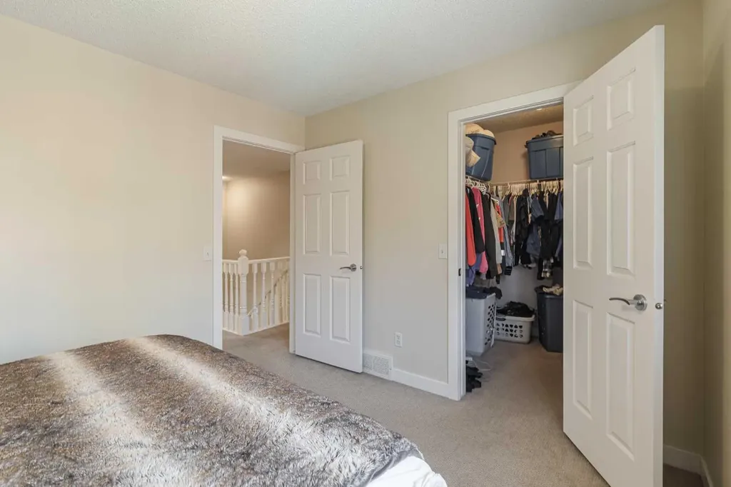 1124 14 Avenue SW Calgary AB t2r 0P2