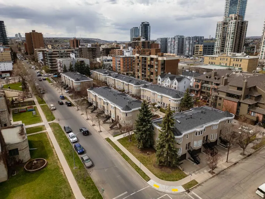 1124 14 Avenue SW Calgary AB t2r 0P2