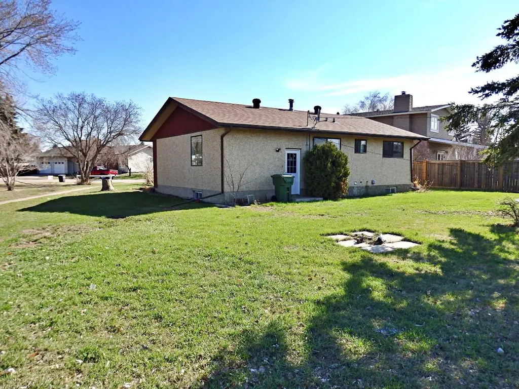 4243 48a Avenue Vermilion AB T9X 1P3