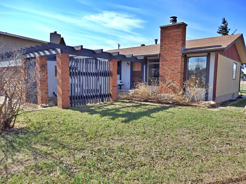 4243 48a Avenue Vermilion AB T9X 1P3