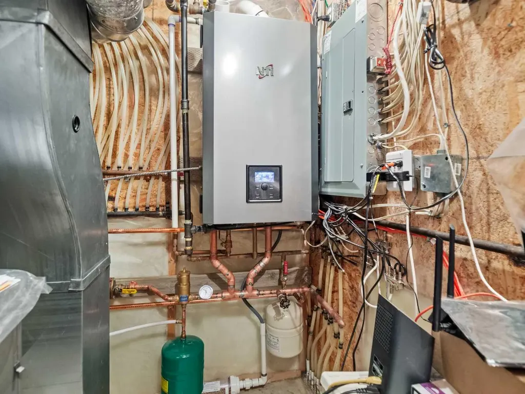 15 Agnew Close Red Deer AB T4R 3L5