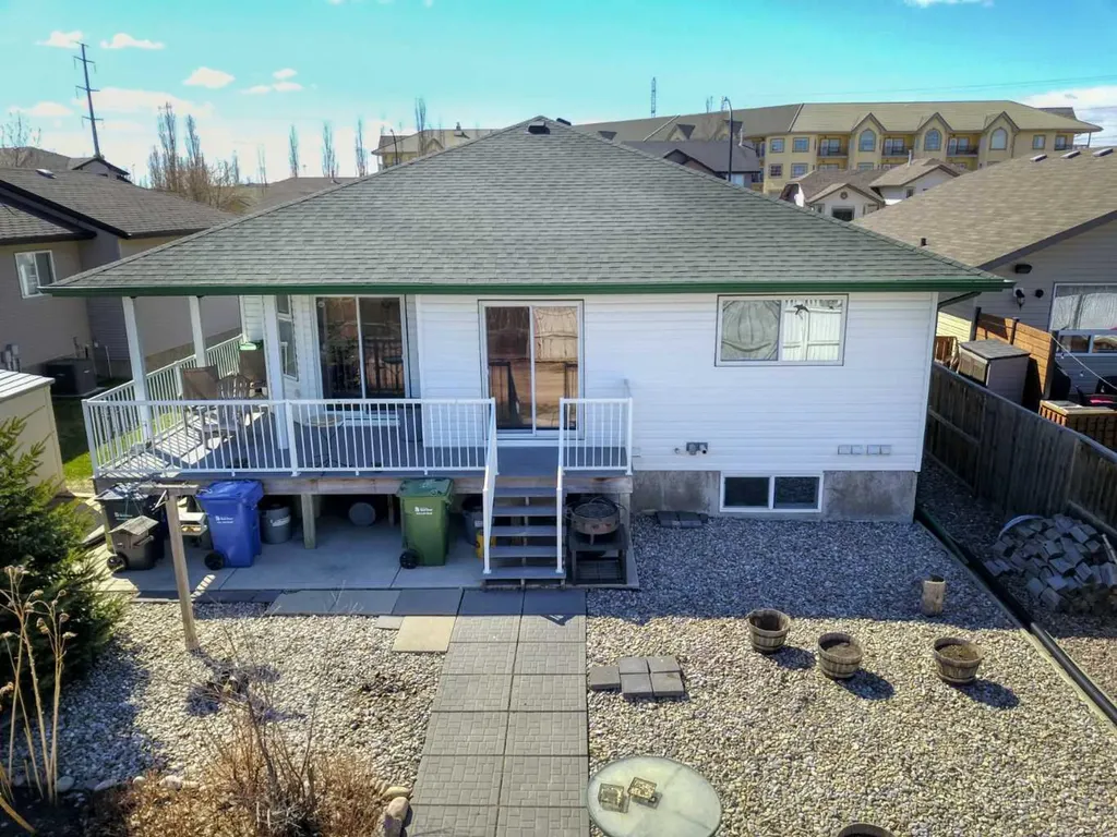 15 Agnew Close Red Deer AB T4R 3L5