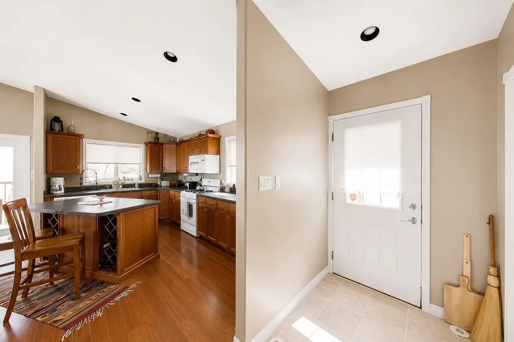 22 9 Street Canyon Creek AB T0G 2A0