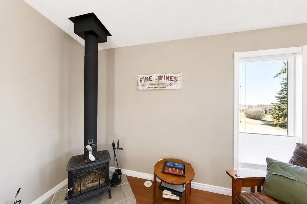 22 9 Street Canyon Creek AB T0G 2A0