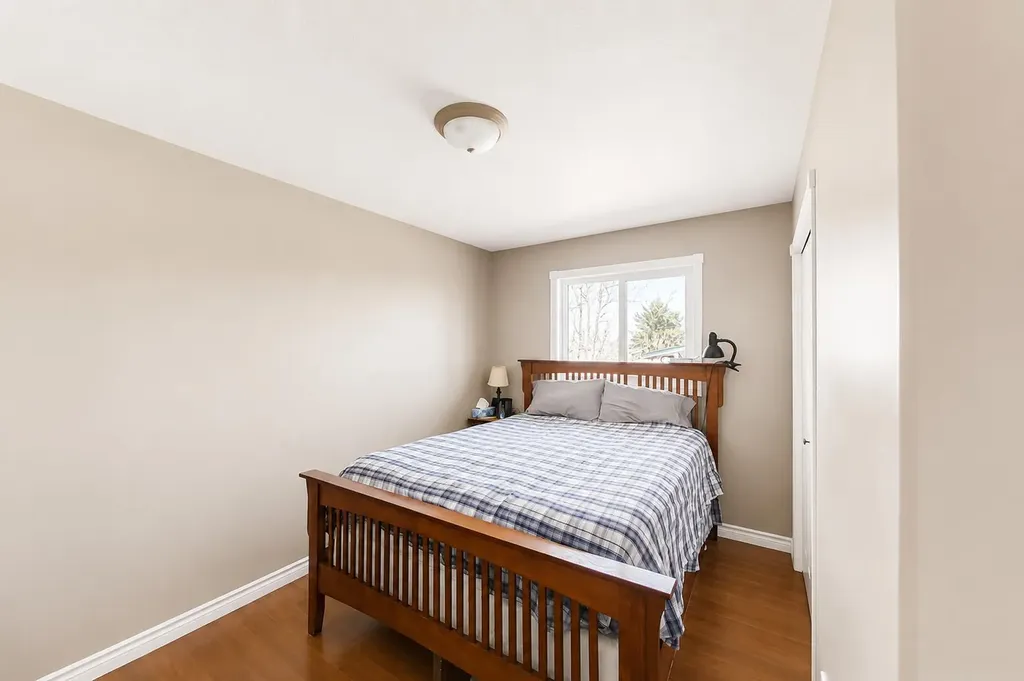 22 9 Street Canyon Creek AB T0G 2A0