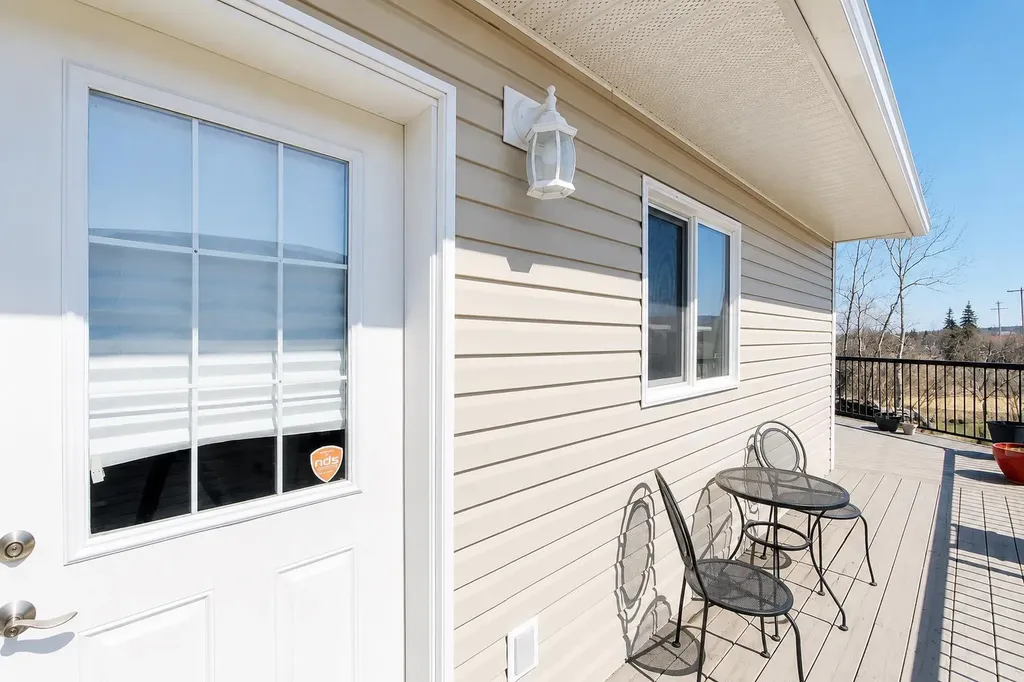 22 9 Street Canyon Creek AB T0G 2A0