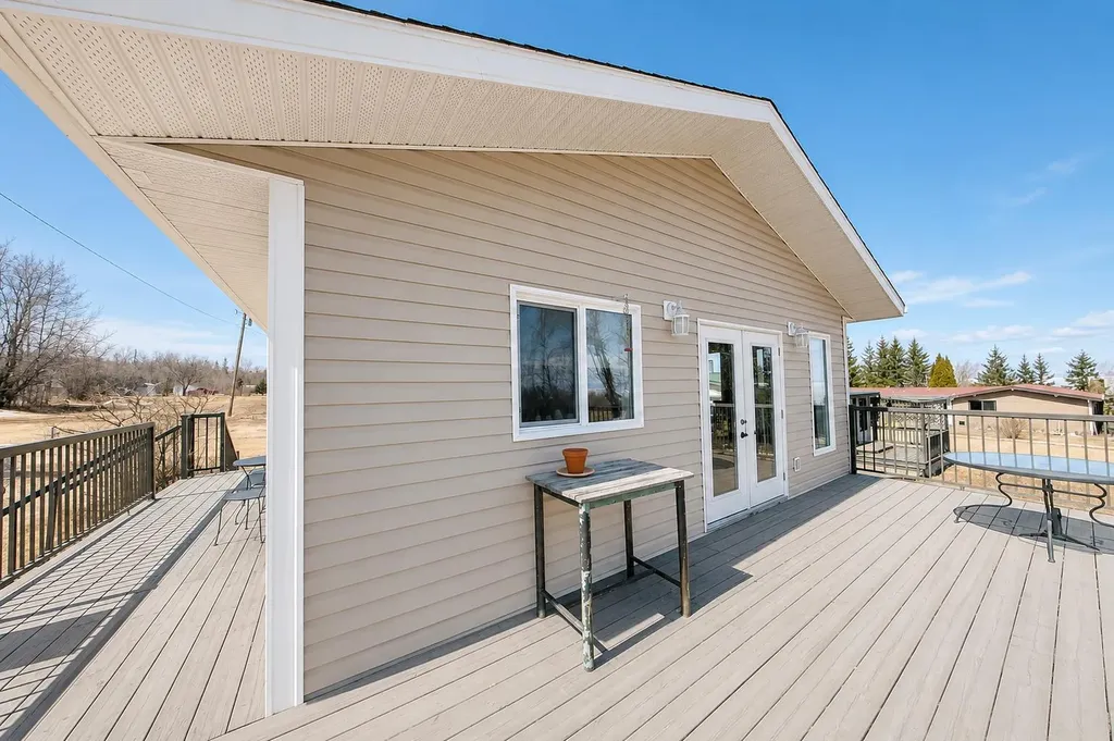 22 9 Street Canyon Creek AB T0G 2A0