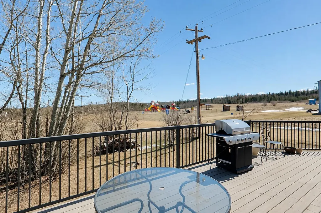 22 9 Street Canyon Creek AB T0G 2A0