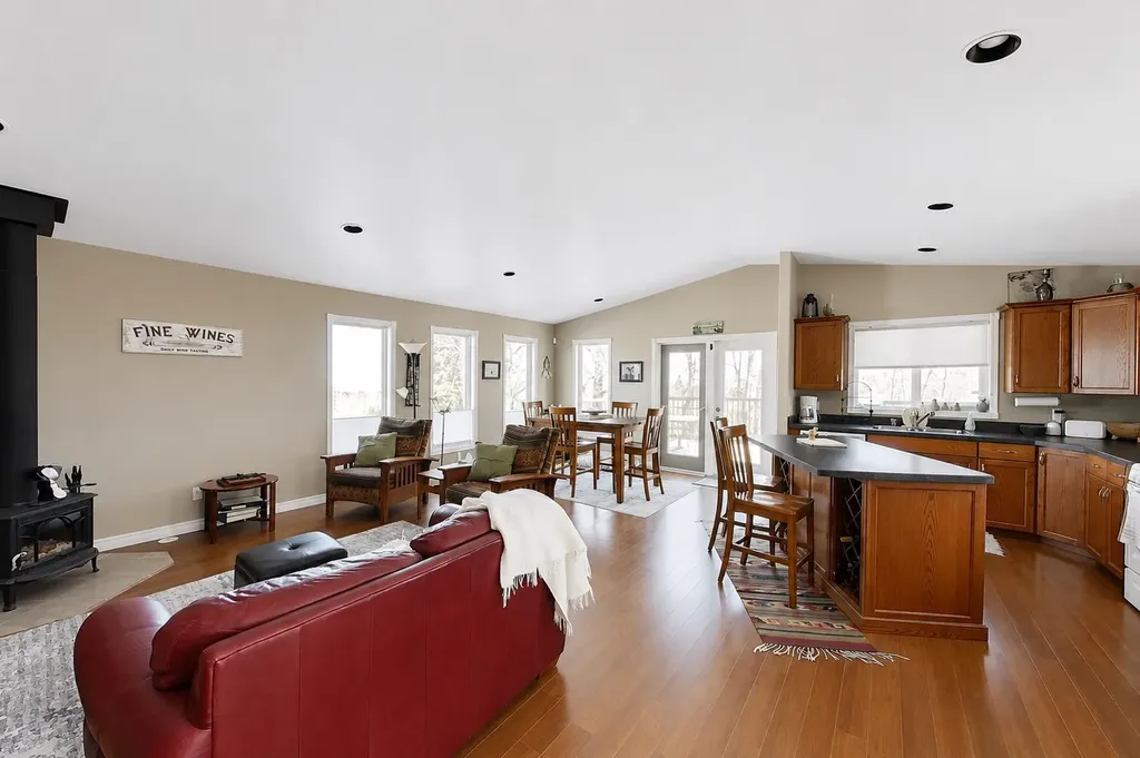 22 9 Street Canyon Creek AB T0G 2A0