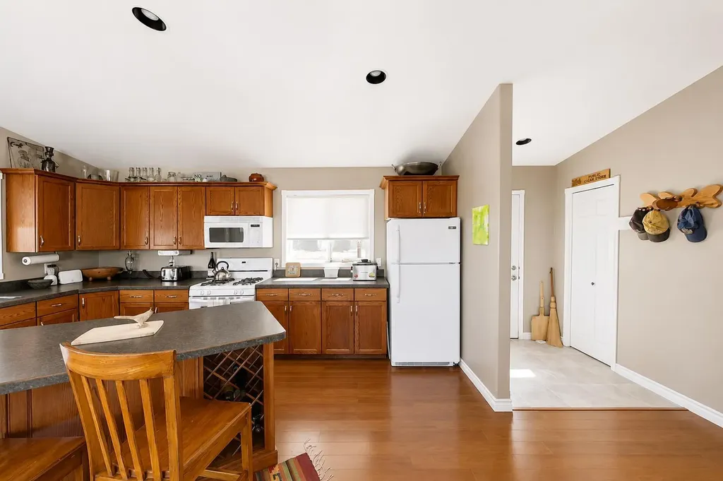 22 9 Street Canyon Creek AB T0G 2A0