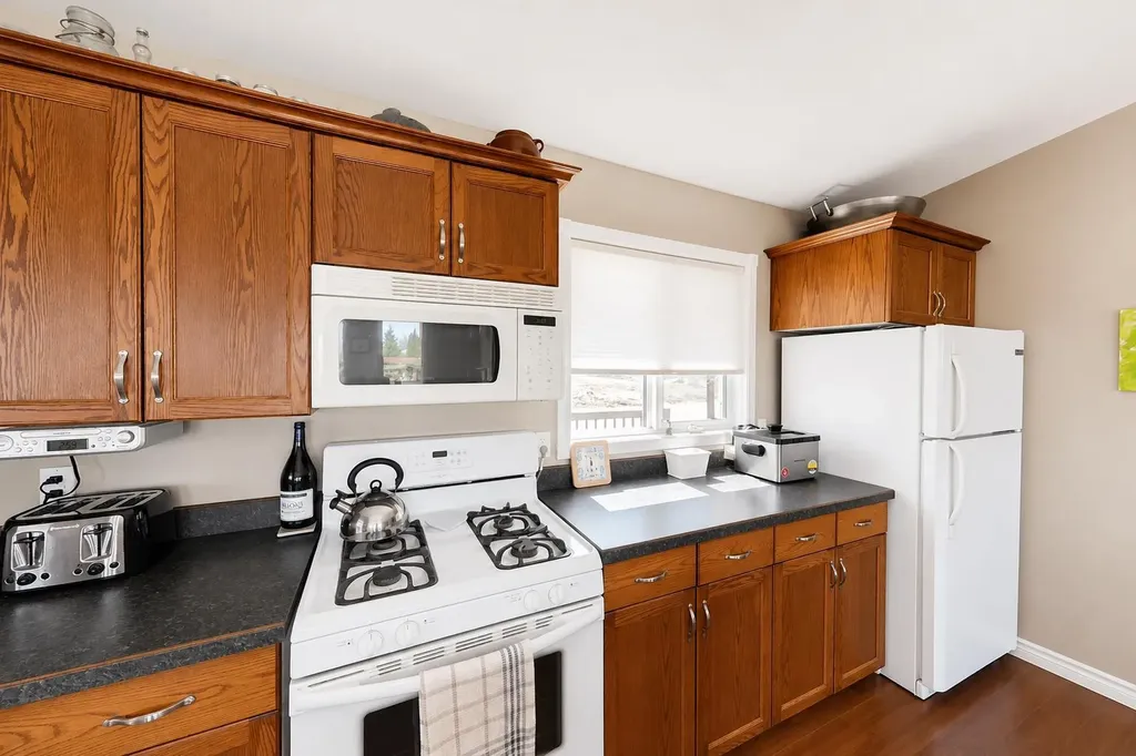 22 9 Street Canyon Creek AB T0G 2A0