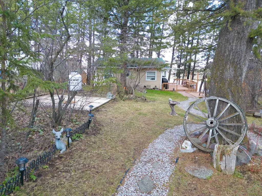 12 Lee Lake Road Rural Pincher Creek No. 9 M.d. Of AB T0K 1W0