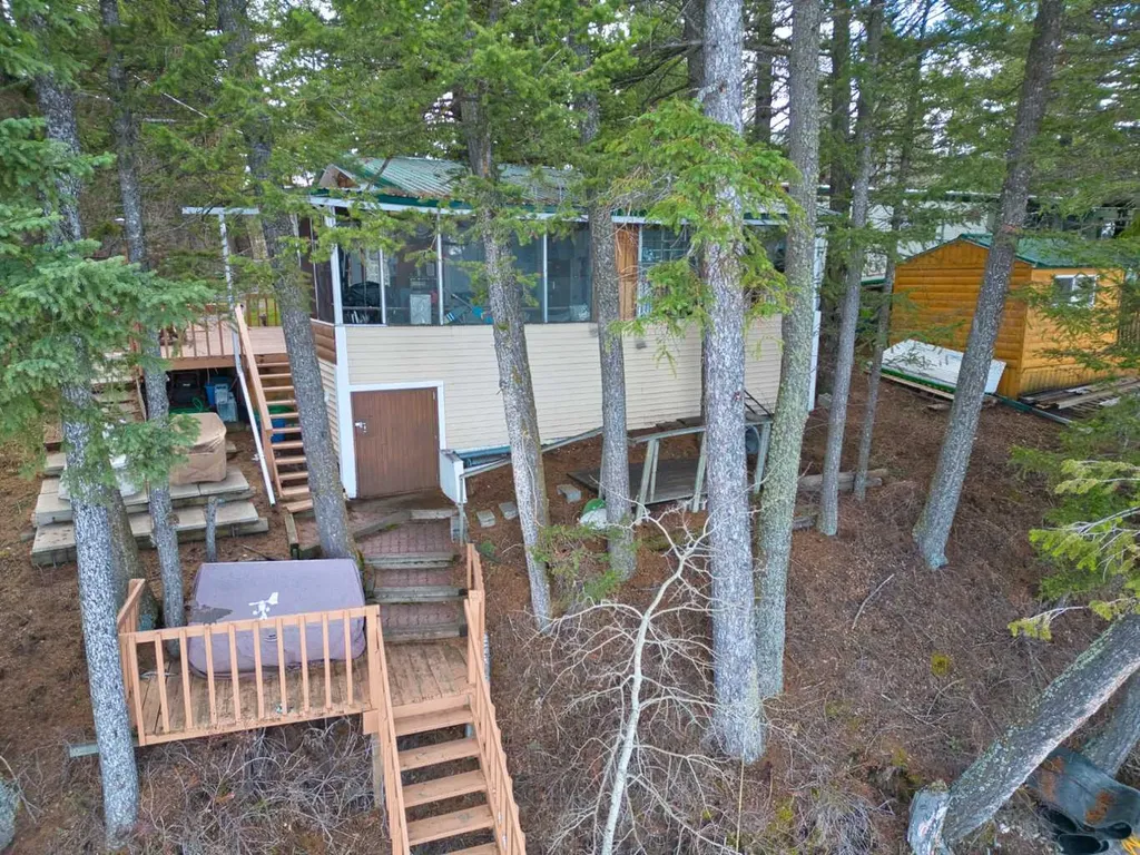 12 Lee Lake Road Rural Pincher Creek No. 9 M.d. Of AB T0K 1W0