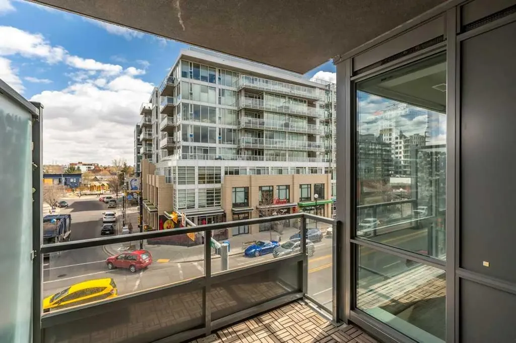 301 10 Street NW Calgary AB T2N 1V5