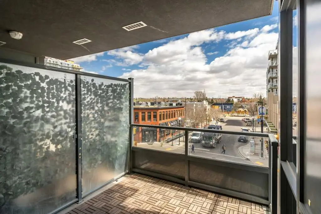 301 10 Street NW Calgary AB T2N 1V5