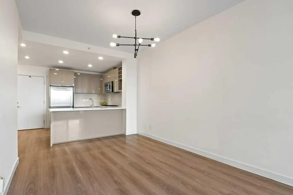 301 10 Street NW Calgary AB T2N 1V5
