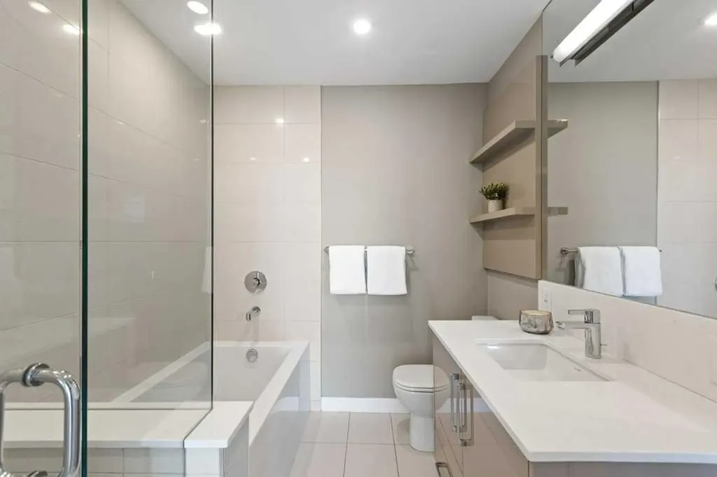 301 10 Street NW Calgary AB T2N 1V5