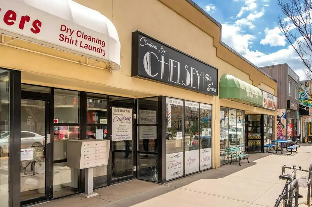 301 10 Street NW Calgary AB T2N 1V5