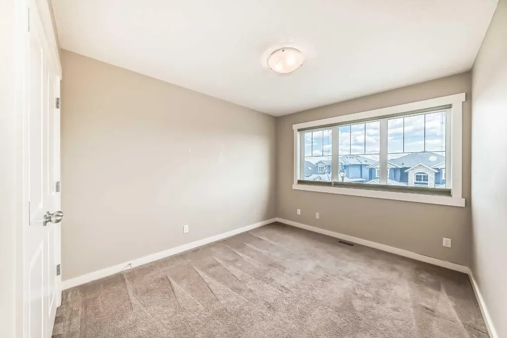 210 Stonemere Green Chestermere AB T1X 0S2