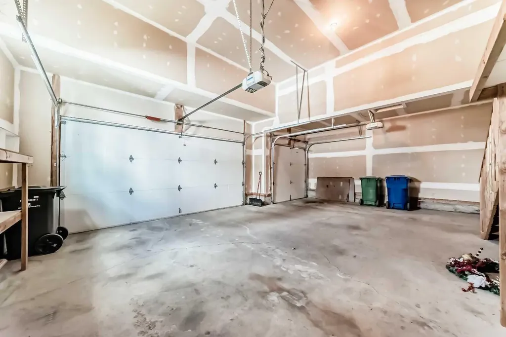 210 Stonemere Green Chestermere AB T1X 0S2