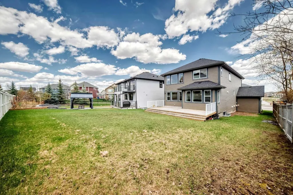 210 Stonemere Green Chestermere AB T1X 0S2