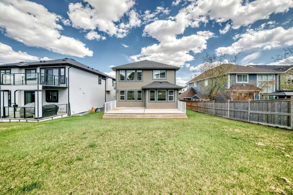 210 Stonemere Green Chestermere AB T1X 0S2