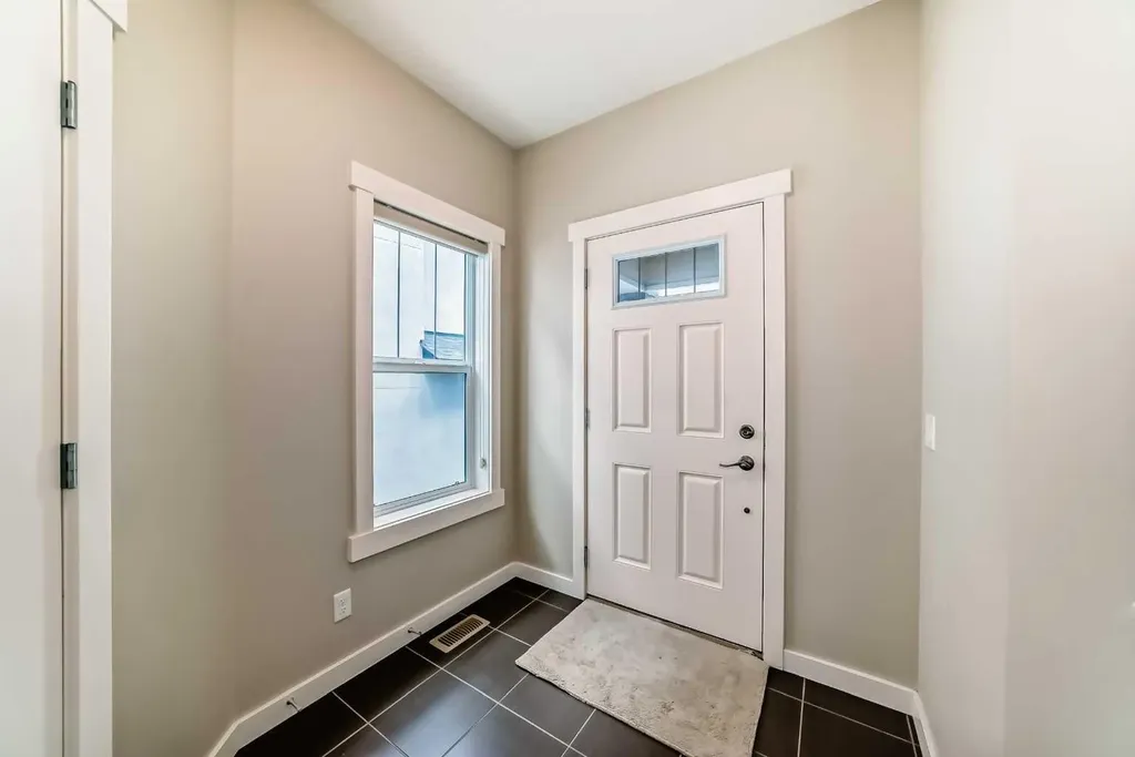 210 Stonemere Green Chestermere AB T1X 0S2