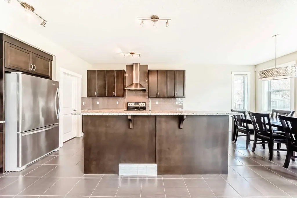 210 Stonemere Green Chestermere AB T1X 0S2