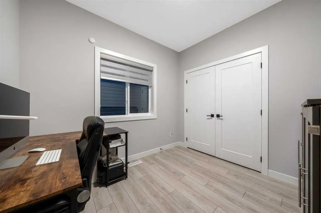 132 Carringsby Avenue NW Calgary AB t3p1s1