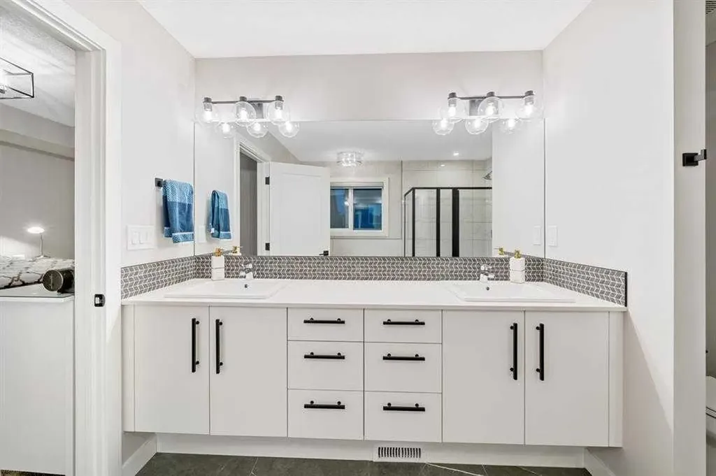 132 Carringsby Avenue NW Calgary AB t3p1s1