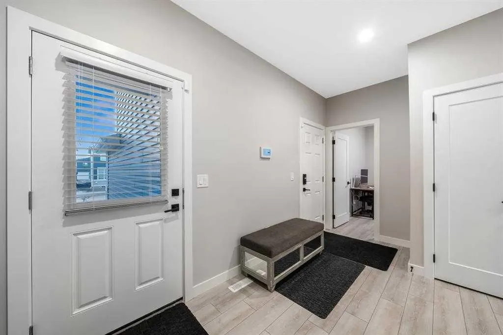 132 Carringsby Avenue NW Calgary AB t3p1s1