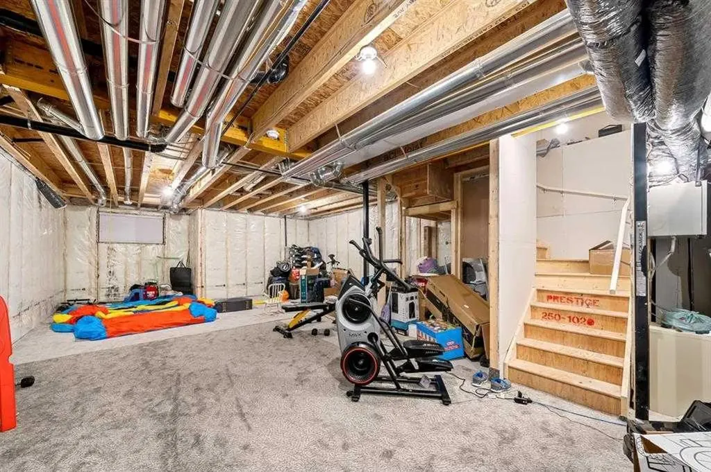 132 Carringsby Avenue NW Calgary AB t3p1s1