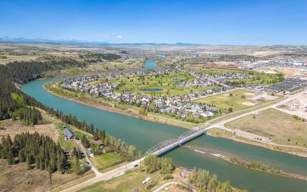 525 River Heights Drive Cochrane AB T4C 3E3