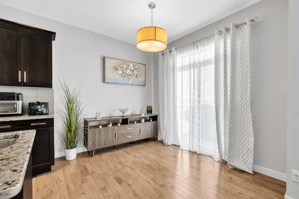172 Sherwood Square NW Calgary AB T3R 0R8