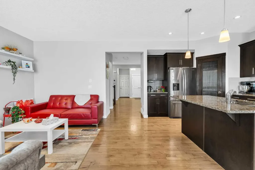 172 Sherwood Square NW Calgary AB T3R 0R8