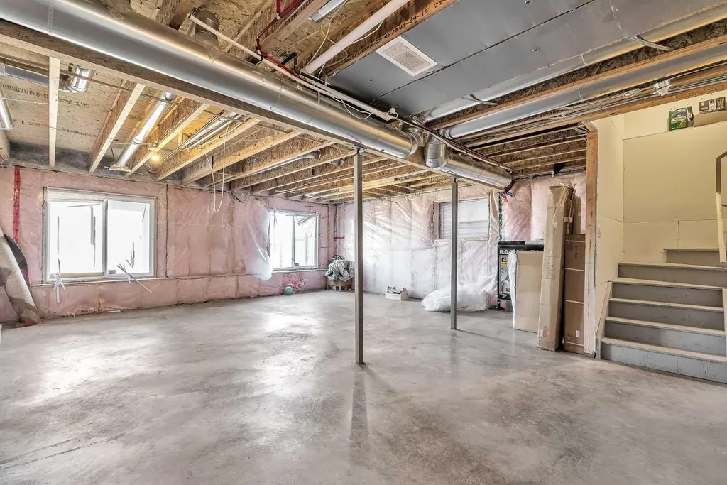 172 Sherwood Square NW Calgary AB T3R 0R8