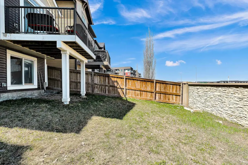 172 Sherwood Square NW Calgary AB T3R 0R8