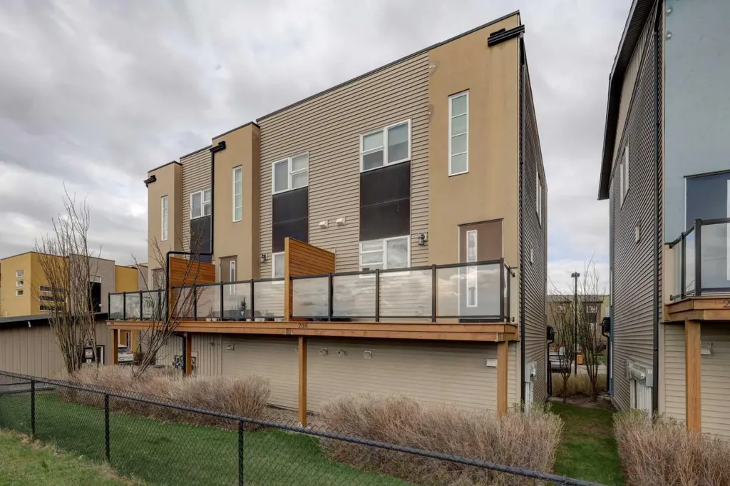 208 Covecreek Circle NE Calgary AB T3K 0W6