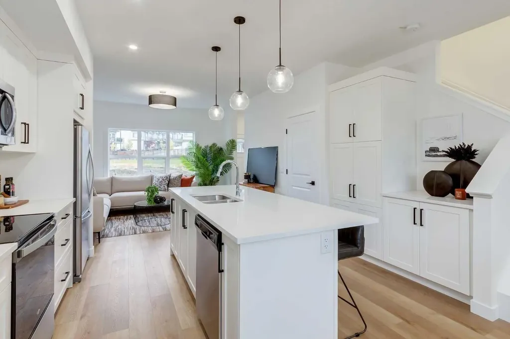 525 River Heights Drive Cochrane AB T4C 3E4