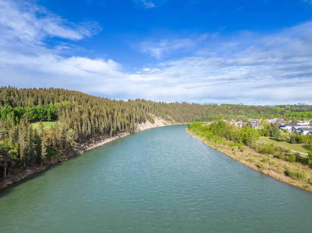 525 River Heights Drive Cochrane AB T4C 3E4