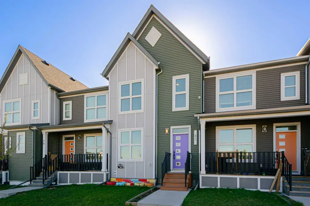 83 Savanna Park NE Calgary AB T3J0Y8
