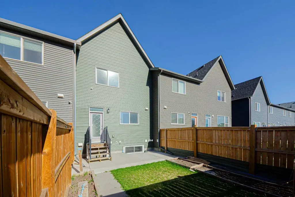 83 Savanna Park NE Calgary AB T3J0Y8